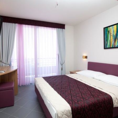 Hotel Sirena Podgora Exterior foto